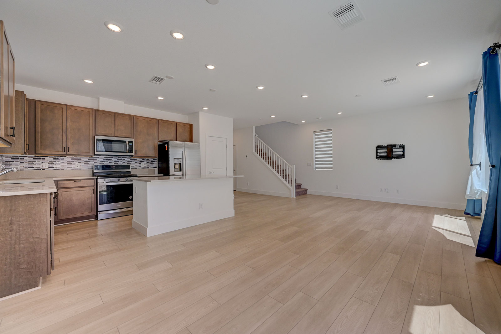 Building Photo - 5927 W Frias Ave