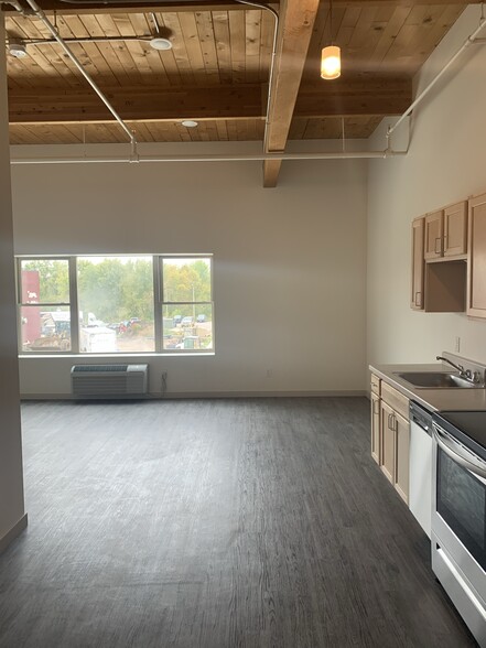 Building Photo - 202 Valley Green Sq