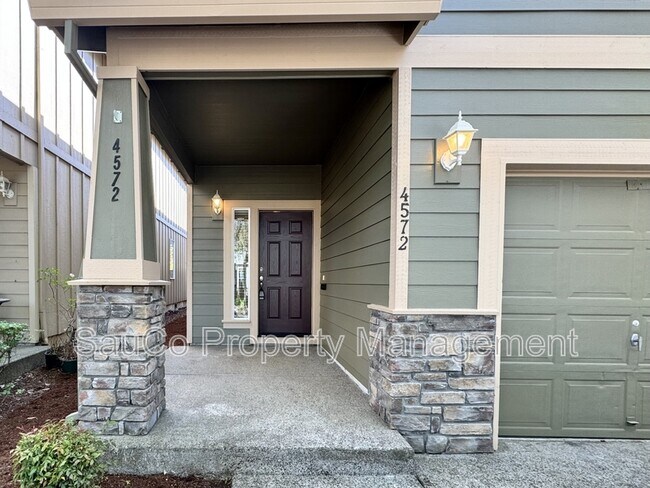 Building Photo - 4572 SE Olivewood St