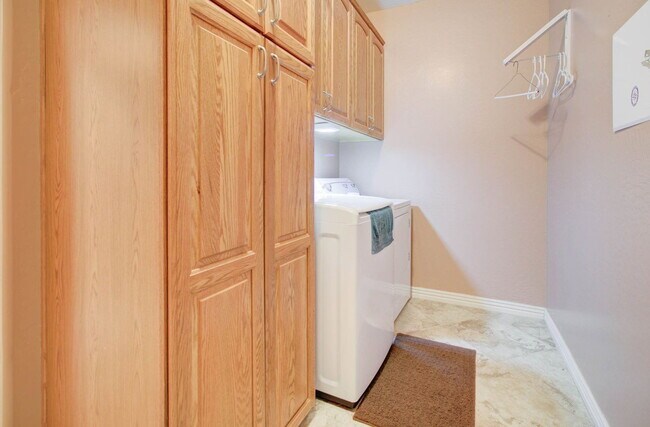 Building Photo - 22896 W Arrow Dr