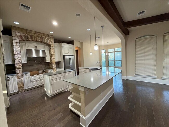 Building Photo - 5449 Diamante Dr