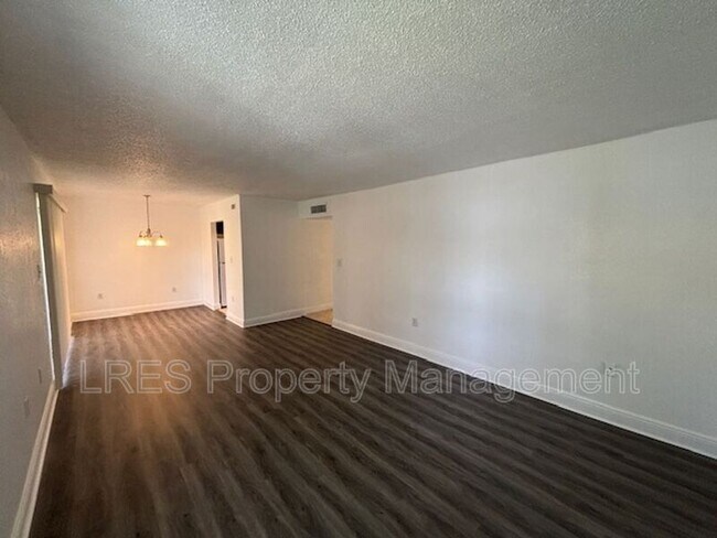 Building Photo - 4725 S Texas Ave