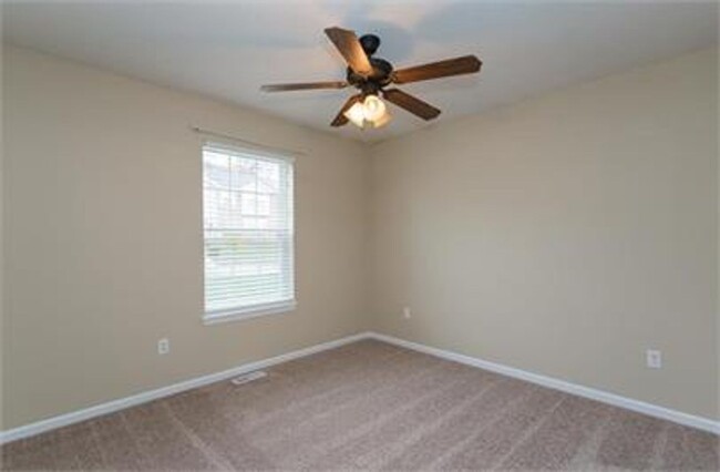 Building Photo - 123 Lyle Curtis Cir