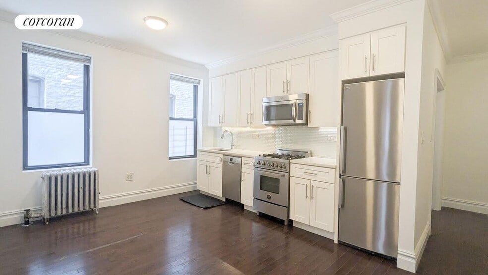 Primary Photo - 24-39-39 38th St
