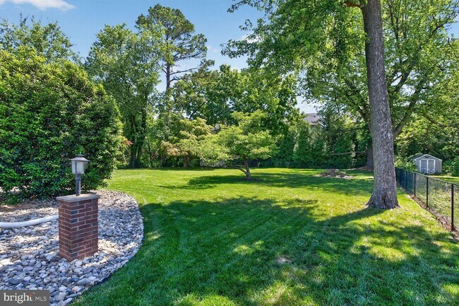 Building Photo - 4613 Willow Run Dr