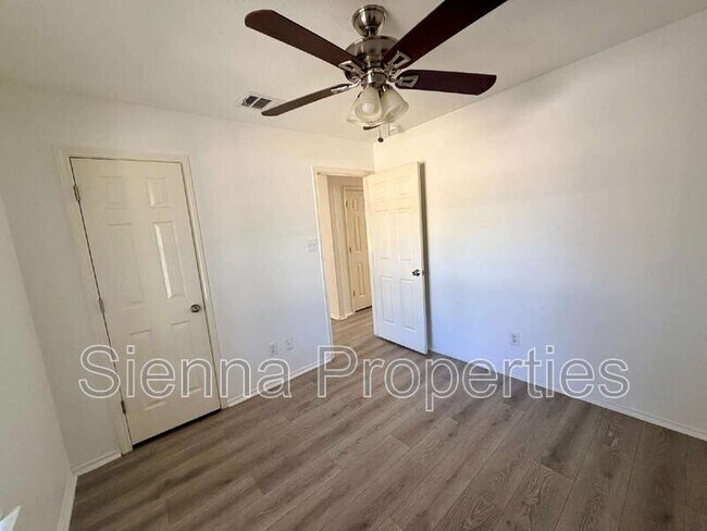 Building Photo - 1148 Shadow Creek Blvd