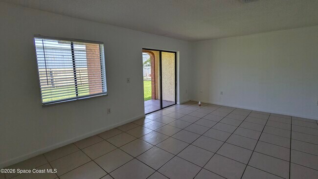 Building Photo - 174 San Juan Cir