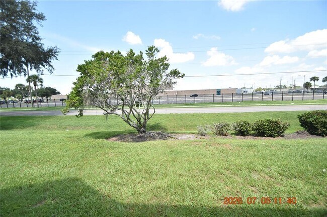 Building Photo - 2302 S Maki Rd