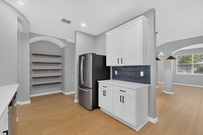 Building Photo - 14525 Eaglemont Dr