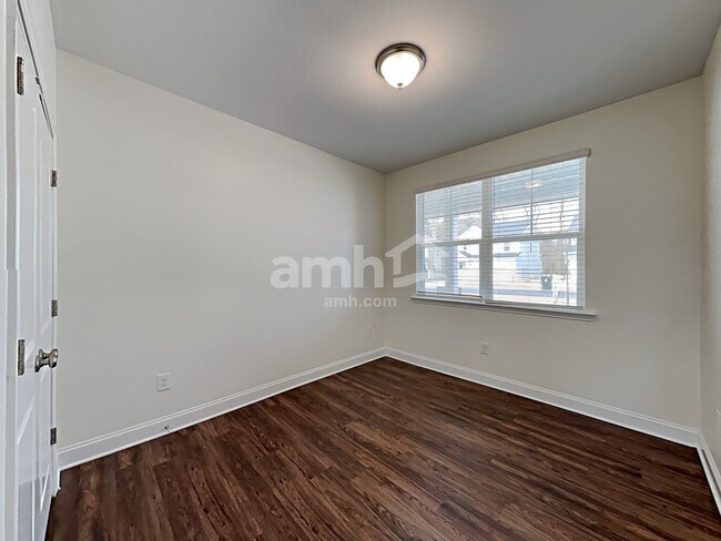 Building Photo - 3219 Brierhill Rd