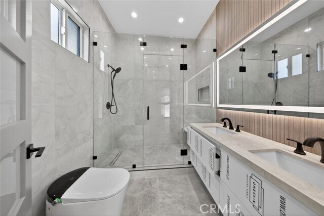 Building Photo - 10843 Cantara St