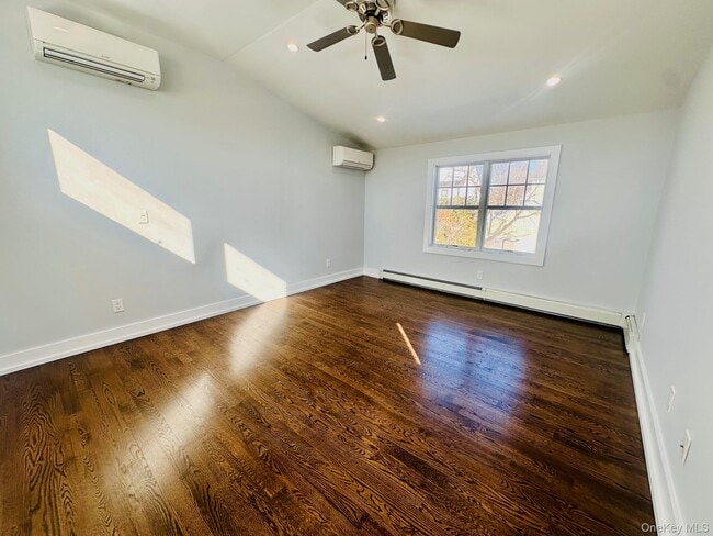 Building Photo - 11 W Glen Ave