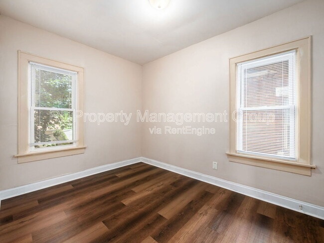 Building Photo - 1168 E Whittier St