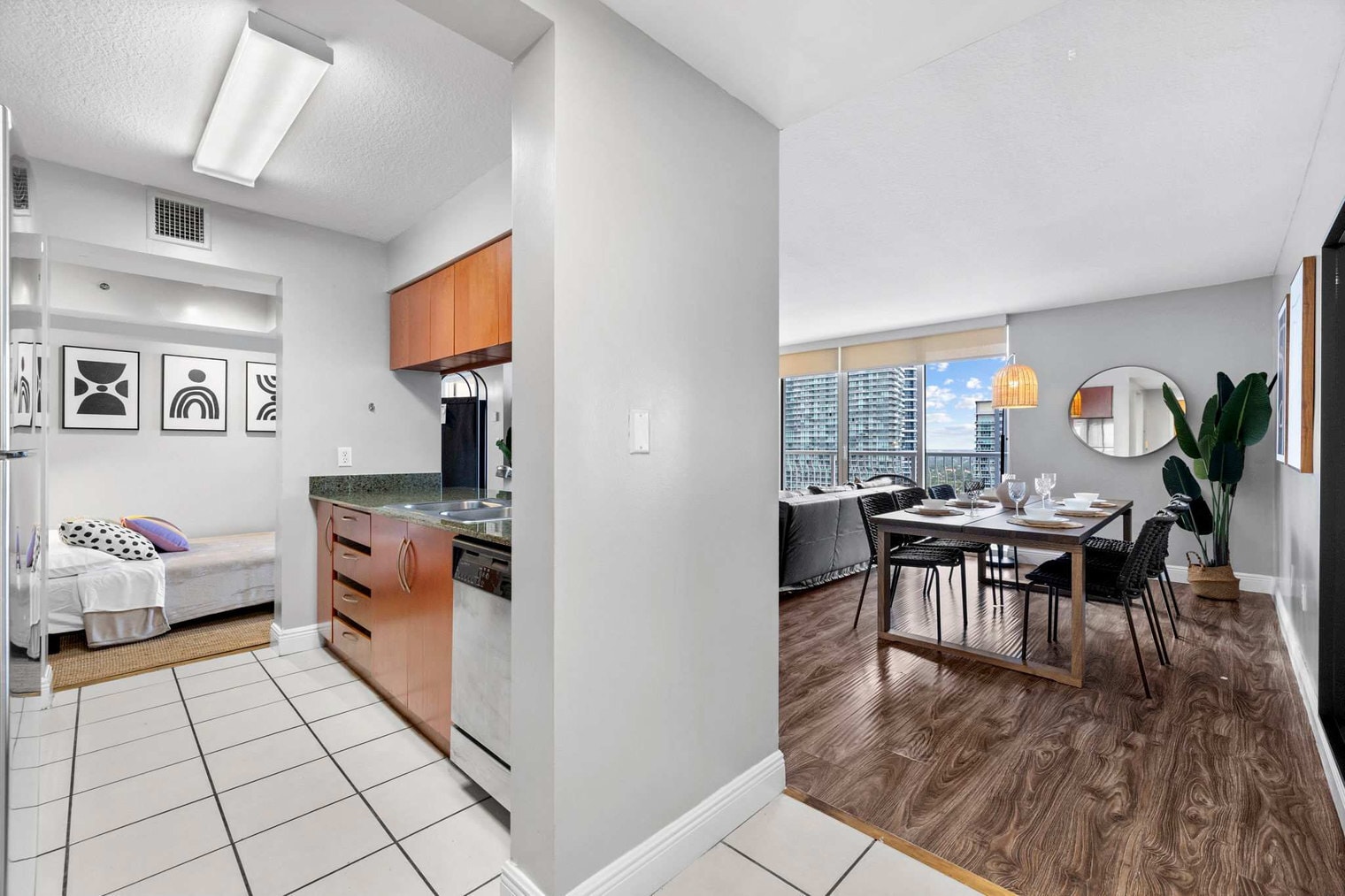 Building Photo - 1 SE 12th St