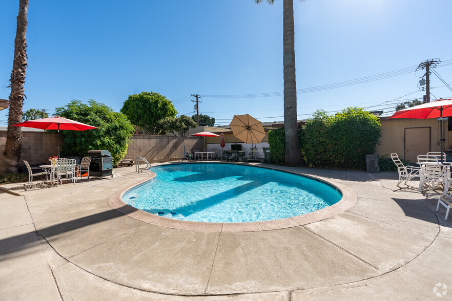 Pool - Foothill Terrace