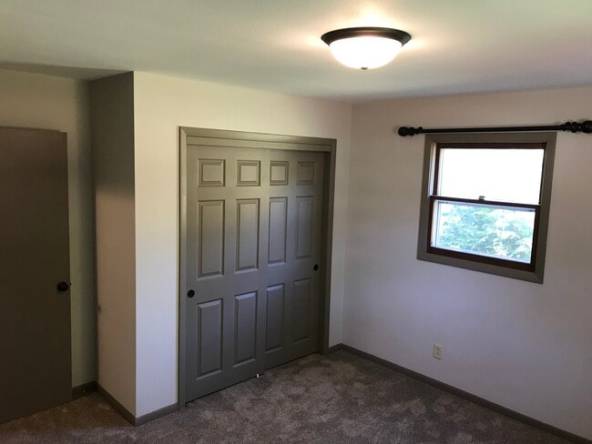 Building Photo - 412 Colby Ct