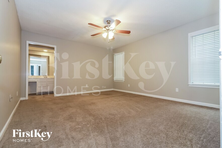 Building Photo - 4619 Leash Ln