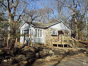 Building Photo - 7 High Trail