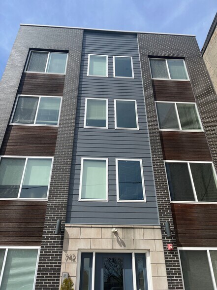 Primary Photo - 742 N 19th St