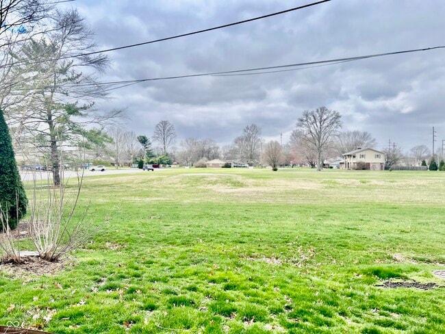 Building Photo - 312 Carriage Ln