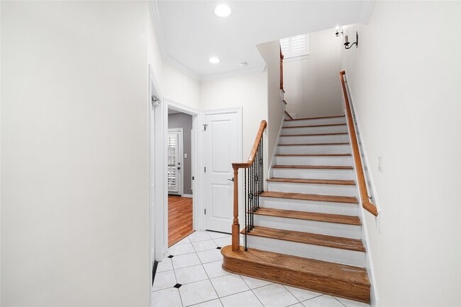 Building Photo - 2150 Bancroft Ln
