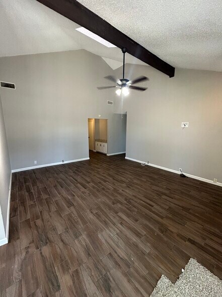 Building Photo - 1007 Almond Ct