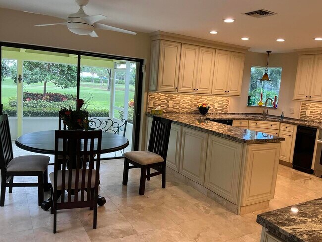 Building Photo - 4559 S Lake Dr