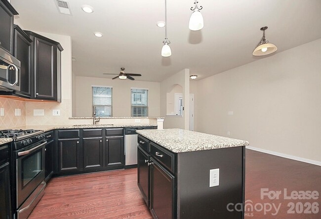 Building Photo - 5040 Mockernut Ln