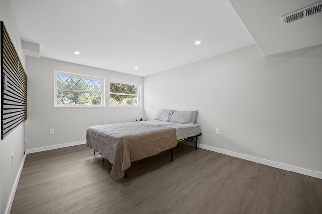 Building Photo - 224 Laura Lee Dr