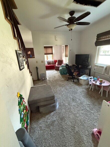 Building Photo - 207 Amory St