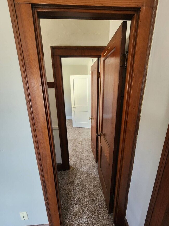 Building Photo - 2793 E 125th St