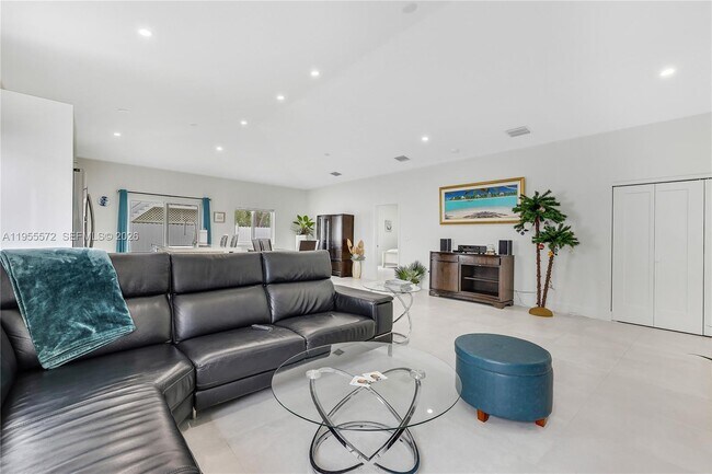 Building Photo - 640 Colson Dr