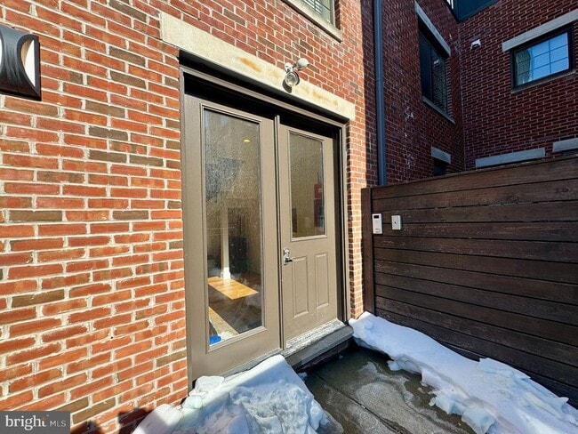 Building Photo - 1012 S Randolph St