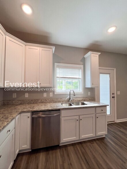 Building Photo - 1105 Prospect Ct