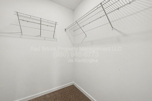 Building Photo - 2124 Cobble Ct