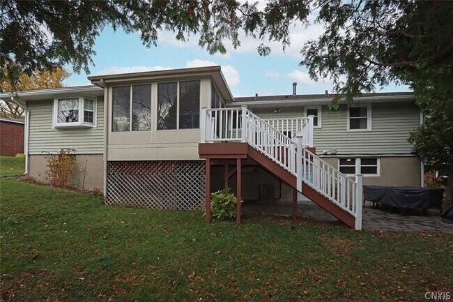 Building Photo - 112 Terrace Cir