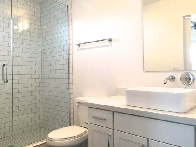 Building Photo - For Lease – 2/2 Arcadia District, Phoenix 85018 Home | Single Family Hom e$2,295/Month**