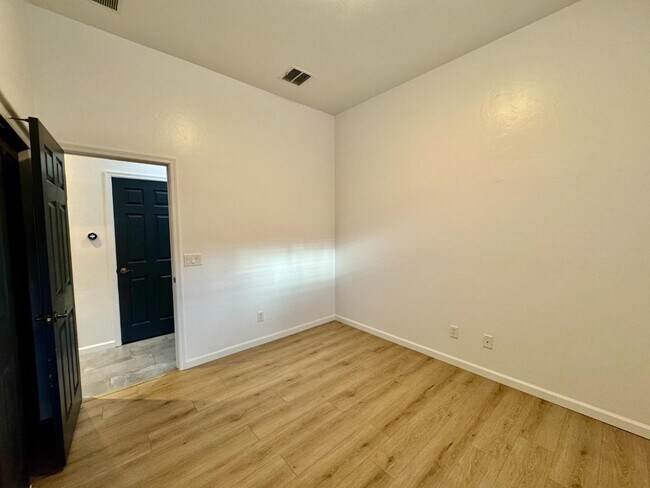 Building Photo - 13743 N High Mountain View Pl