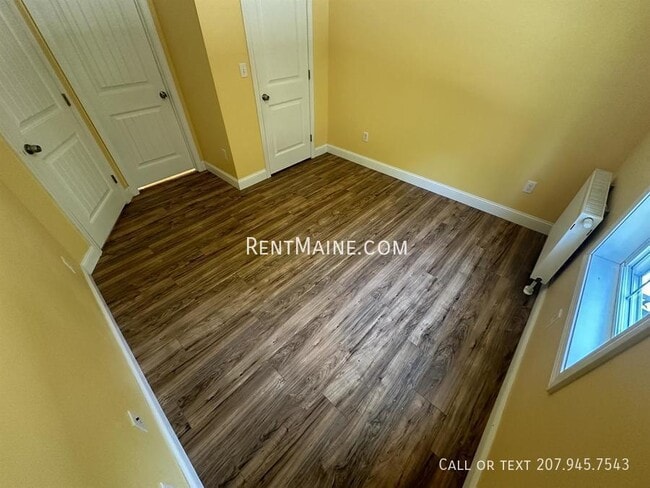 Building Photo - 11 Basketball Ct