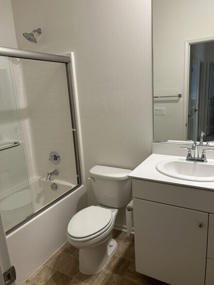 Building Photo - 5585 Kate Way