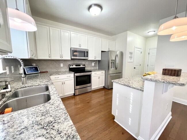 Building Photo - 126 Watchmen Ln