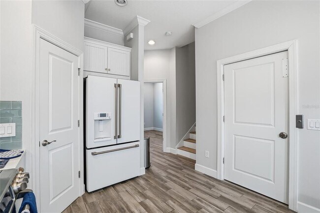 Building Photo - 3162 Moorings Dr S