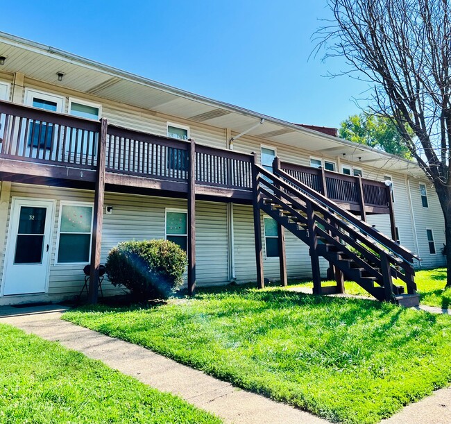 Building Photo - Bradford Pointe Apartments