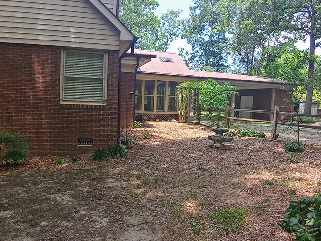 Building Photo - 416 Old Williams Rd