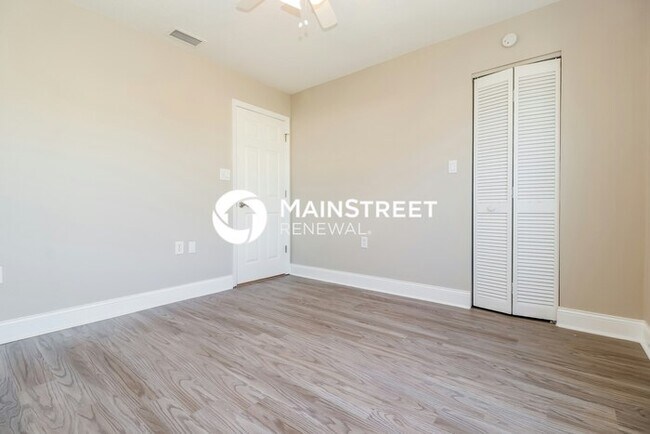Building Photo - 3 Bedroom Pet-Friendly Home in Port Richey...