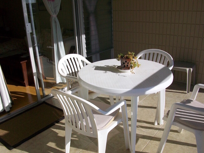 Outdoor dining w great light and views - 445 Seaside Ave