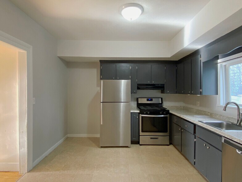 Kitchen - 111 Ashland St
