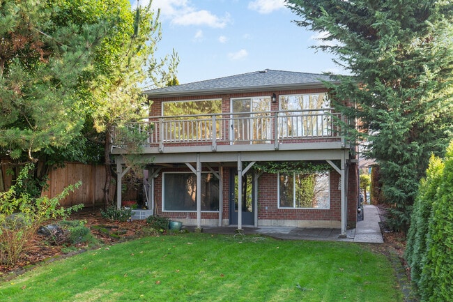 Building Photo - 4403 Powell Pl S