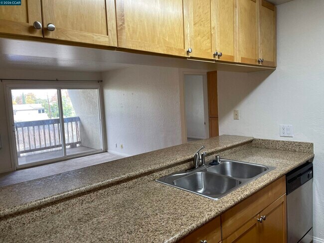 Building Photo - 1087 Murrieta Blvd