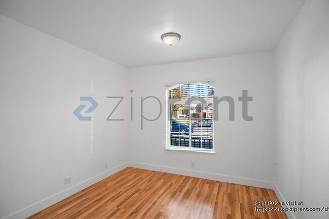 Building Photo - 207 Barcelona Dr